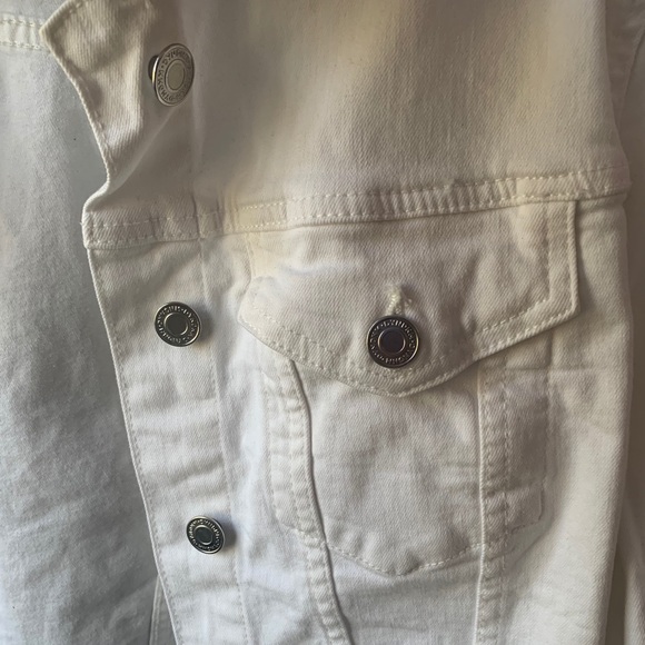 ❌SOLD❌Dynamite Cropped white denim jacket - Picture 5 of 8
